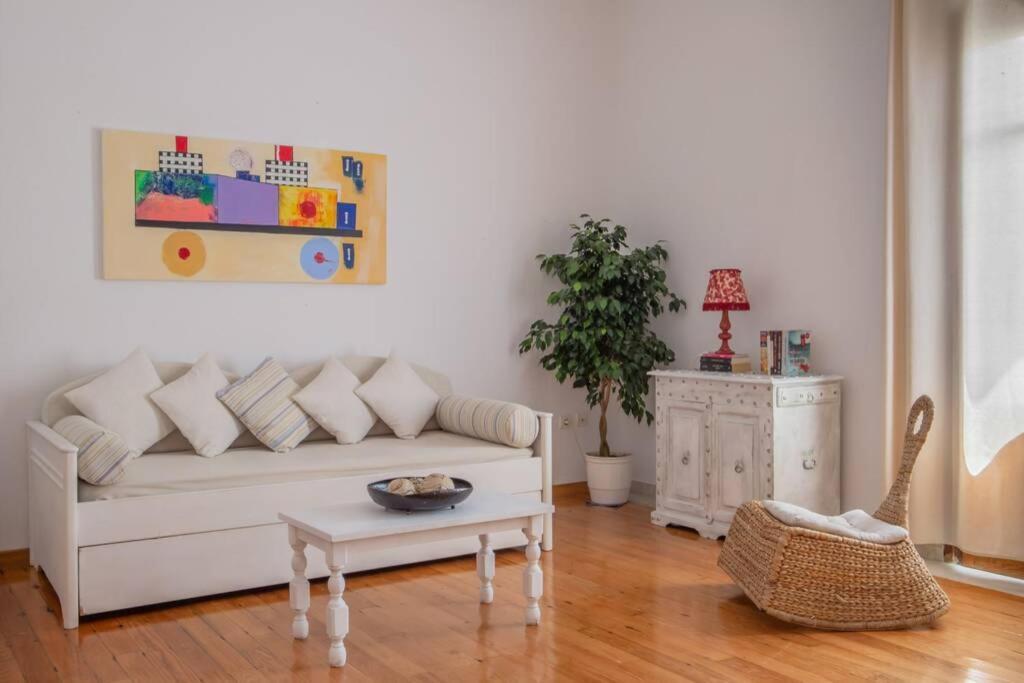 Seaview Stylish Flat In Andros - Walk To Beach 외부 사진