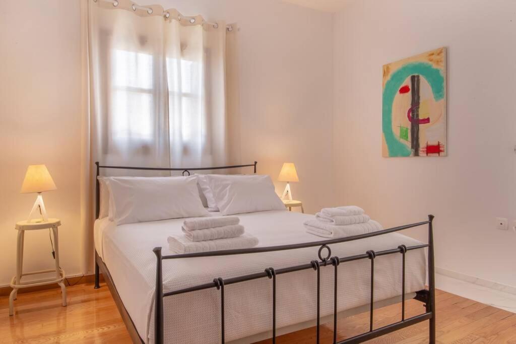 Seaview Stylish Flat In Andros - Walk To Beach 외부 사진