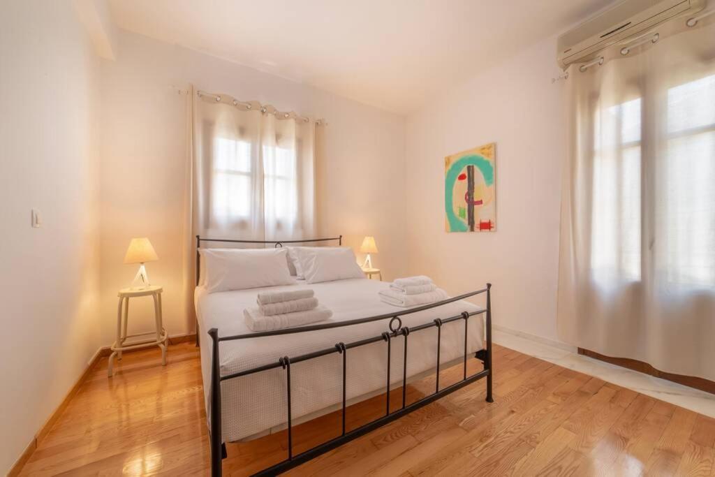 Seaview Stylish Flat In Andros - Walk To Beach 외부 사진