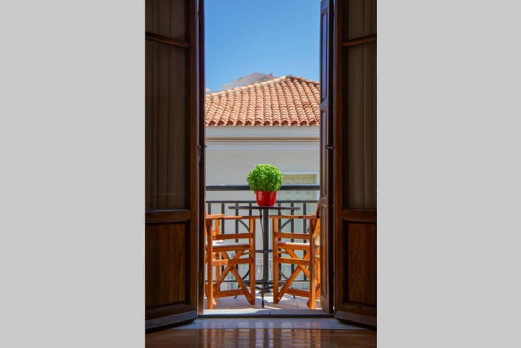 Seaview Stylish Flat In Andros - Walk To Beach 외부 사진